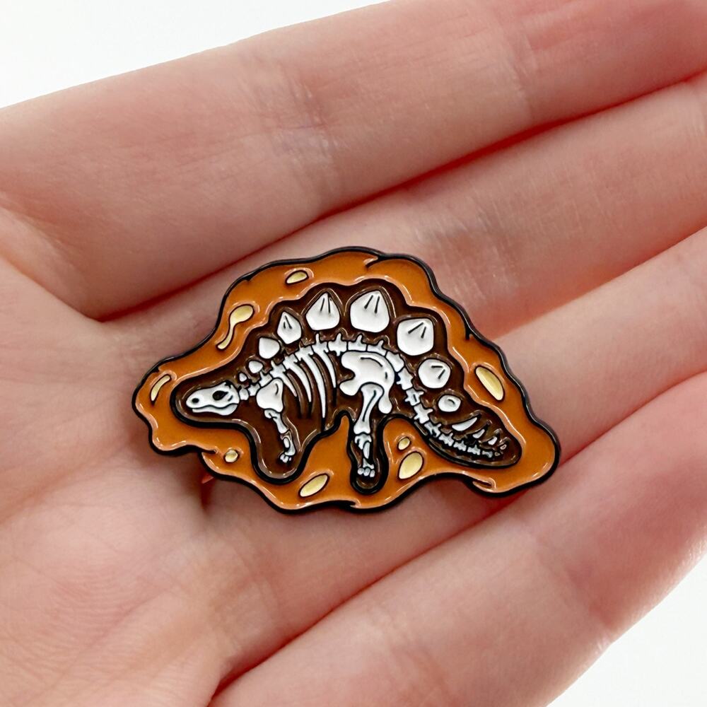 Stegosaurus Dinosaur Skeleton Fossil Skull Pin